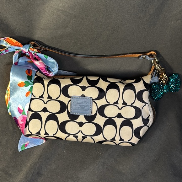 Coach Classic Signature Canvas Black White and blue Small Purse/Wristlet - Picture 2 of 13